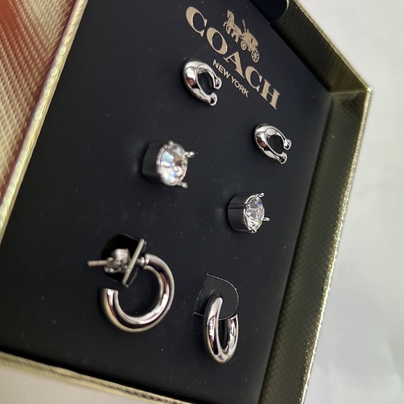 COACH NWT Signature Stud Earring Set / Trio Gift Box - Silver-tone - Picture 6 of 8